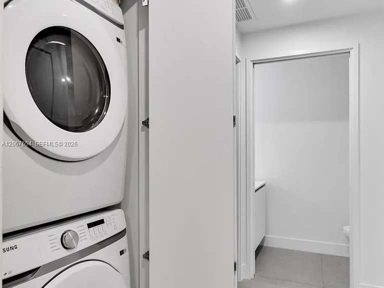 700 NE 24th St #1203 — Photo 31