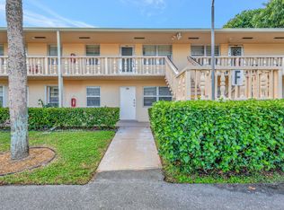 92 Hastings E #F, West Palm Beach, FL 33417