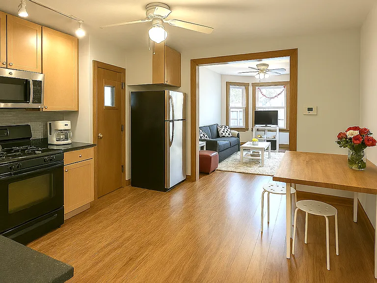 1416 W Wolfram St #G — Photo 5