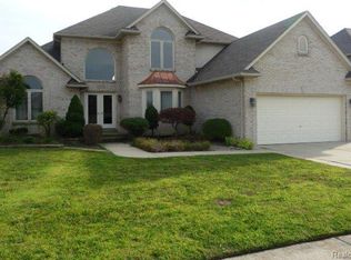 21282 Whitman Dr, Macomb, MI 48044