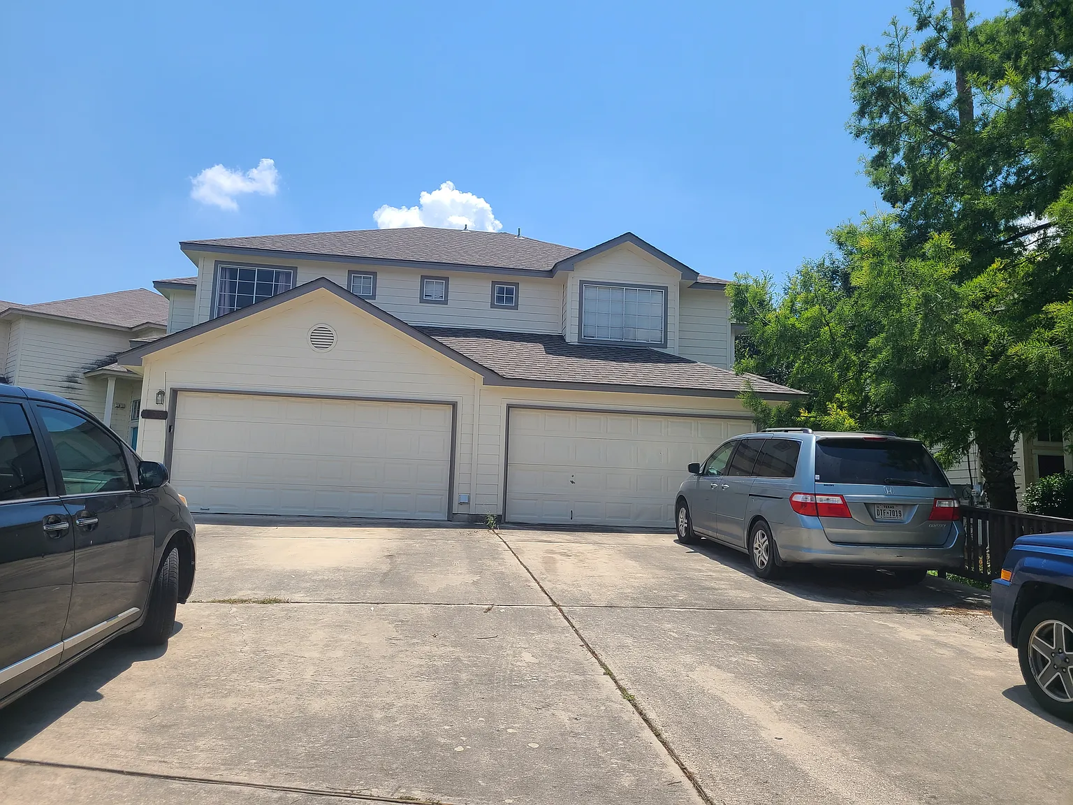3 bed, 2.5 bath, 2746 sqft, $1,500 — Photo 2