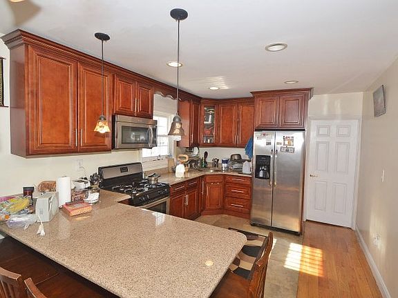 2nd image of 11764 141st St