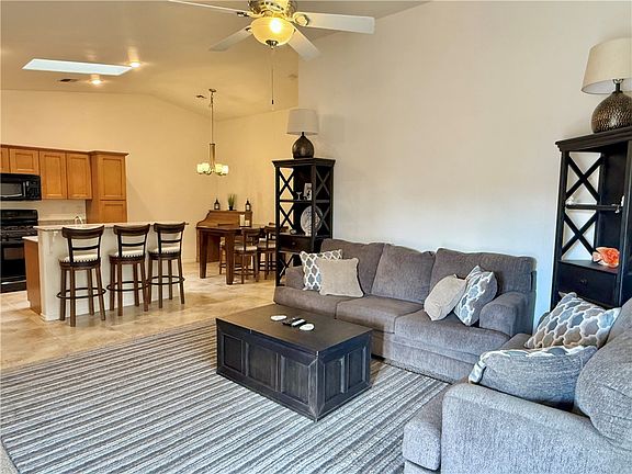 5th image of 695 Vista Grande Drive