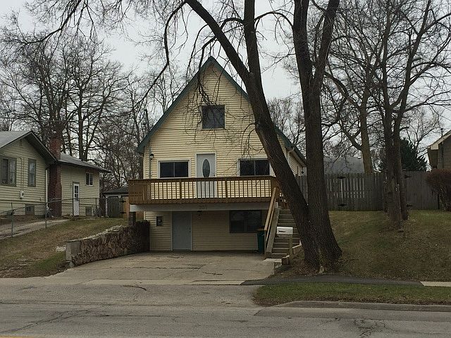 1st image of 207 E Grand Ave