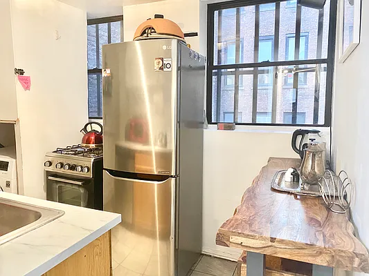 Rented by Strike Realty NY, LLC | media 16