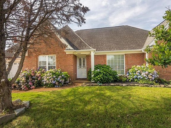 3rd image of 6123 English Ivy Dr