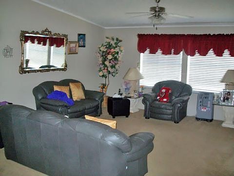 3rd image of 3904 Woodbine Dr
