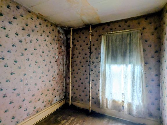 4th image of 199 Olney Ave