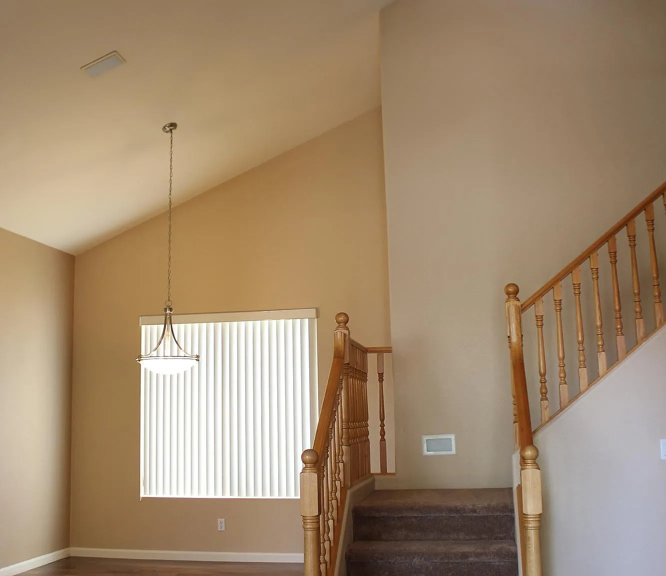 4 bed, 2.5 bath, 2493 sqft, $3,250 — Photo 3
