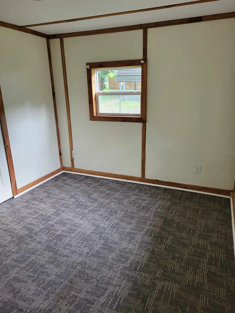 2 Bedroom 1 Bathroom House For Rent — Photo 4