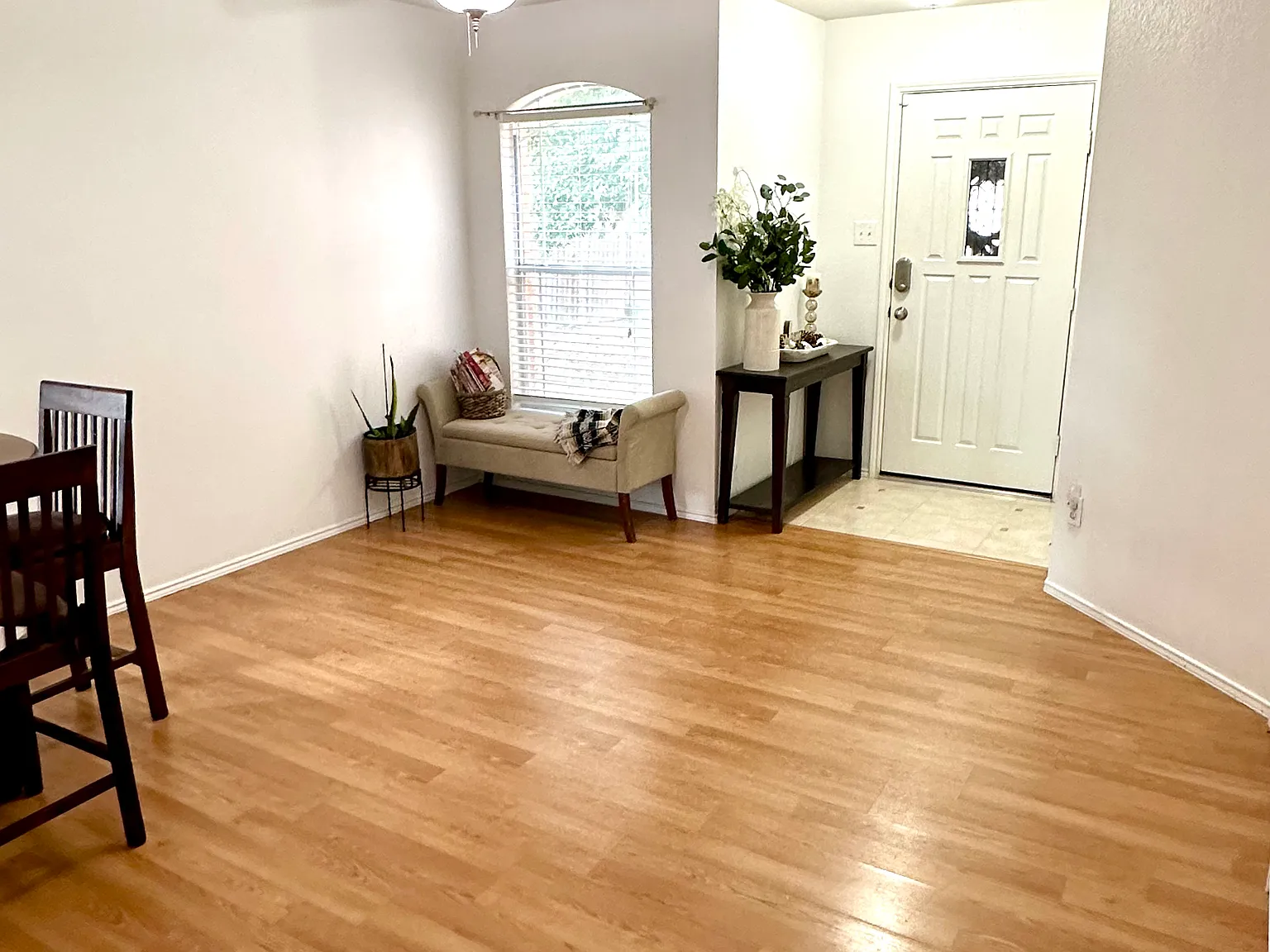 3 bed, 1340 sqft, $1,850 — Photo 2