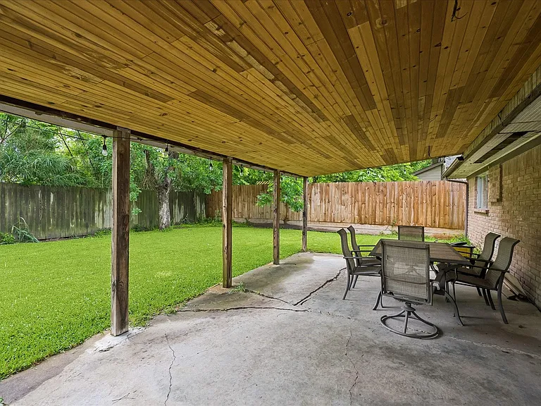5526 Grape St — Photo 5