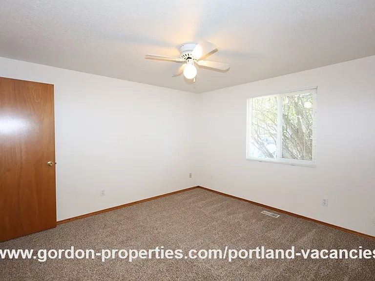9641 SE Schiller St — Photo 27