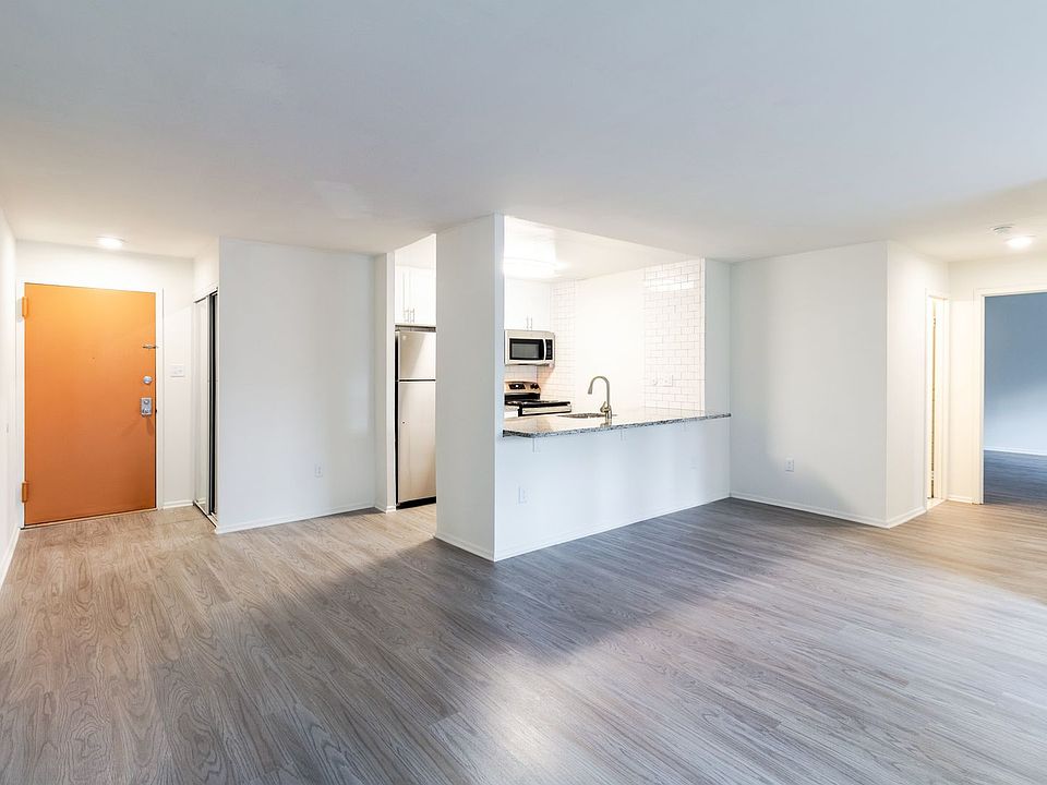 2nd image of 2215 Arch St APT 304