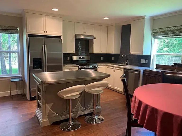 33148 Willow Bend Rd — Photo 2