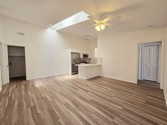 5th image of 5117 SW 15th Pl #209-1