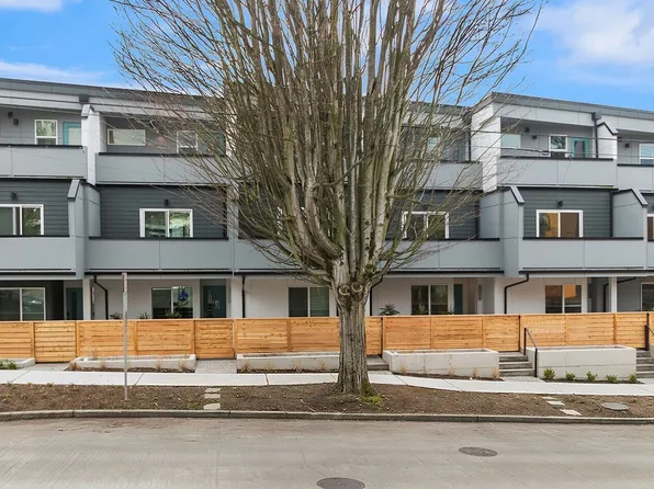 105 NW 39th Street #B, Seattle, WA 98107