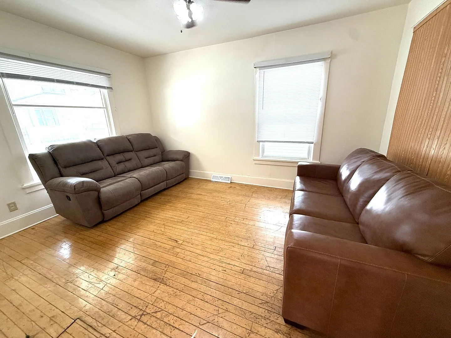 5 bedroom with parking near Regent/Mills $5000/month! — Photo 3