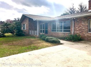 188 E Lakeview St, Umatilla, FL 32784