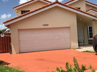 19080 NW 86th Ct, Hialeah, FL 33015