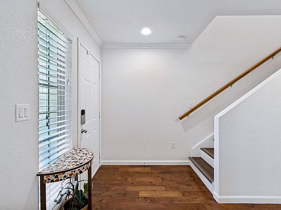 5th image of 9480 Timberleaf Dr