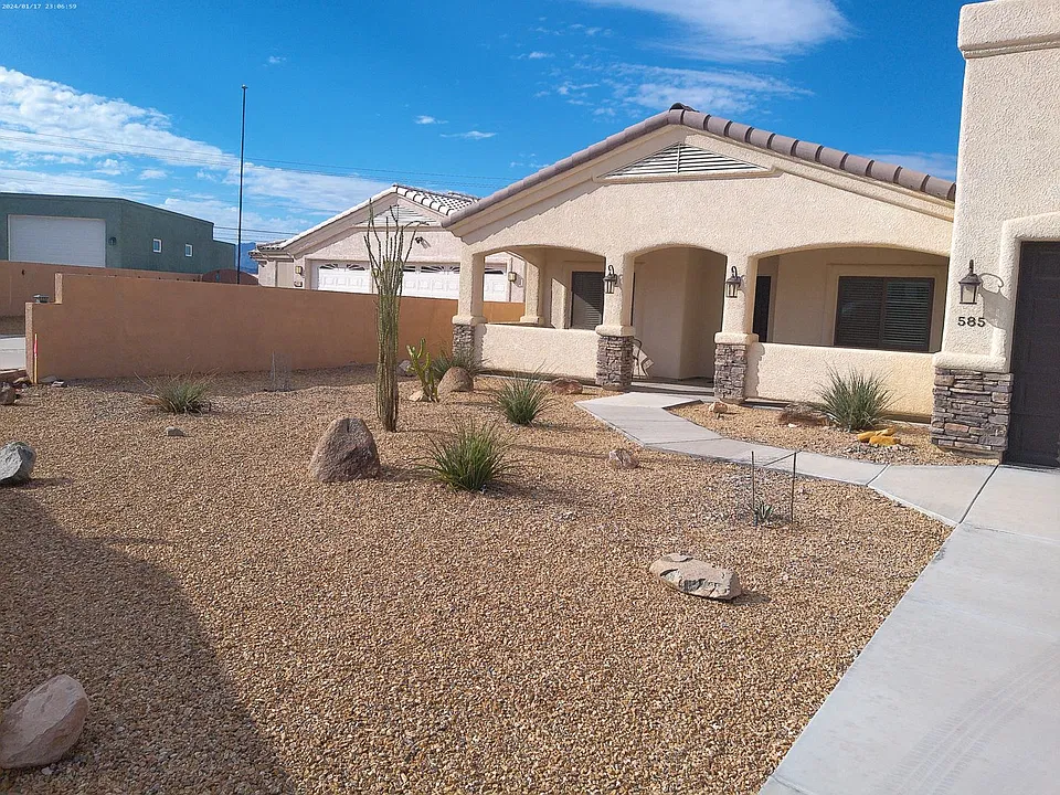 585 Agate Ln