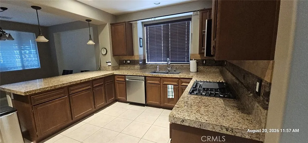 3 bed, 2.5 bath, 2072 sqft, $2,900 — Photo 4