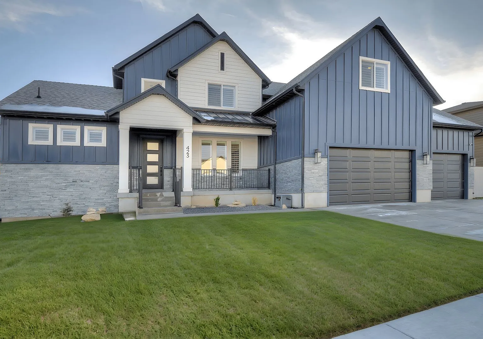 Luxury Smart Home with Lake & Mountain Views in Saratoga Springs — Photo 1
