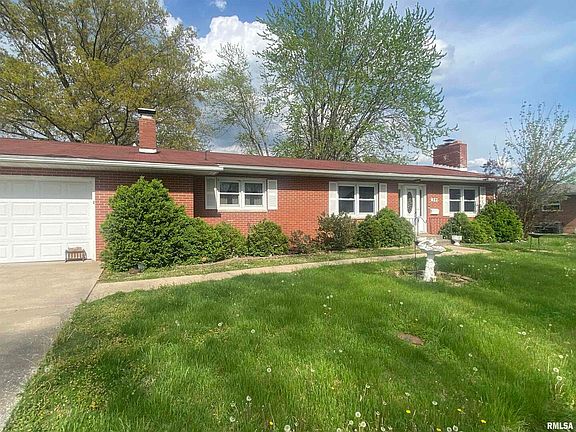 2nd image of 922 S Lake Dr