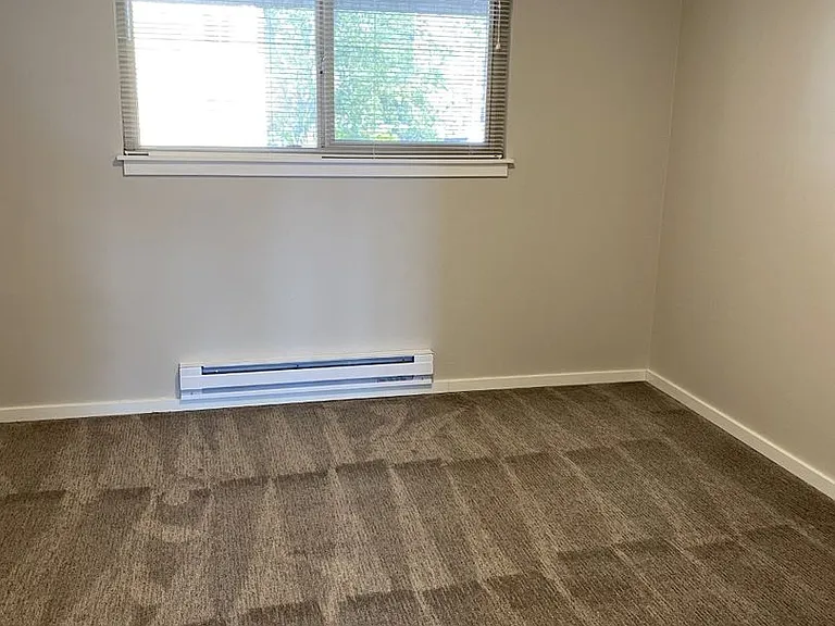 Mercer Crest Apartments — Photo 6