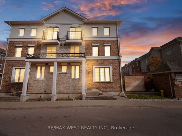 636 Evans Ave #22, Toronto, ON M8W 0A8