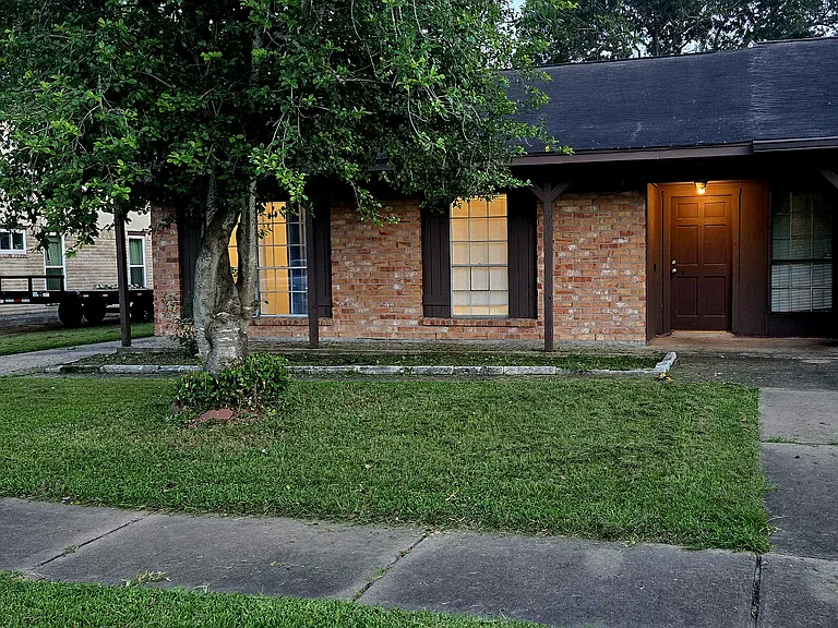 19515 Plantain Dr — Photo 17