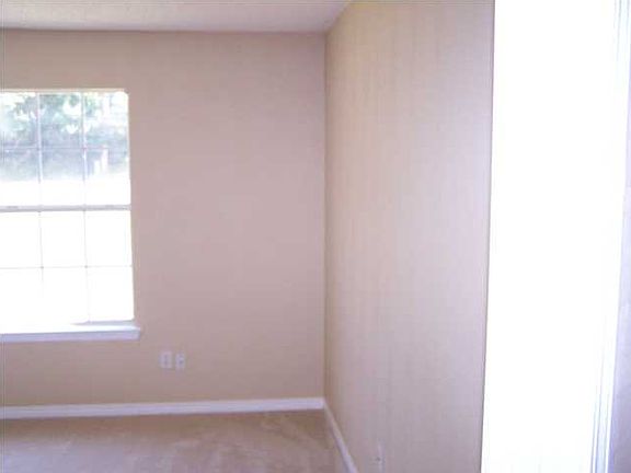 4th image of 6721 Community Dr