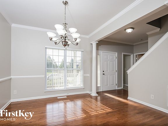 4th image of 594 Pimlico Cir