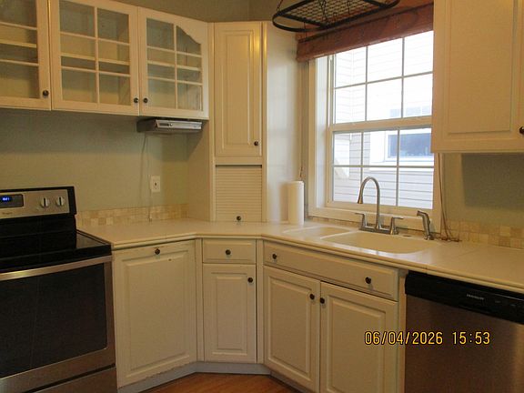 2nd image of 2624 Leclaire St