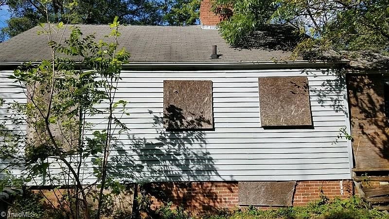 1st image of 1011 Logan St
