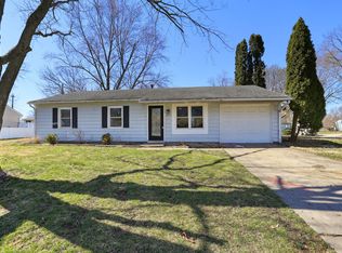 801 Maplepark Dr, Champaign, IL 61821