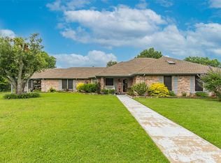 10407 Rosewood Dr, Greenville, TX 75402