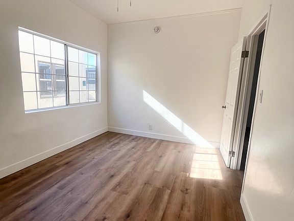 4th image of 2501 W 54th St #5357
