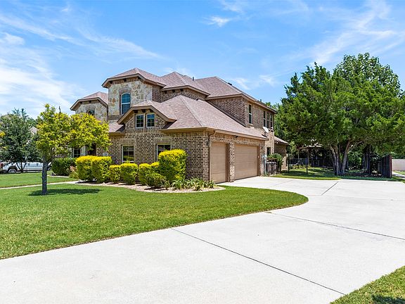 3rd image of 251 Williamsburg Ln