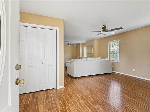 5th image of 154 Riverview Ave