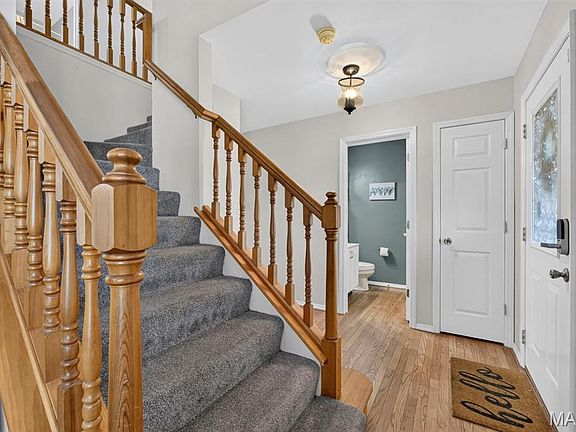 5th image of 1102 Sunny Ridge Dr