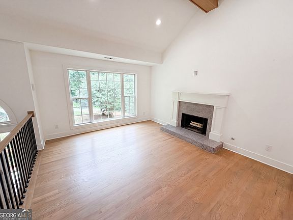 3rd image of 3548 Herren Dr SW