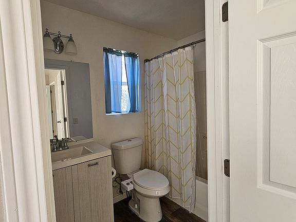 5th image of 1080 E Owens St #6