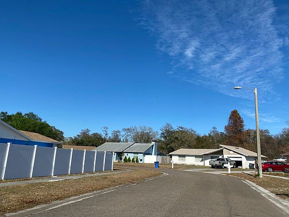 4th image of 11029 Airview Dr