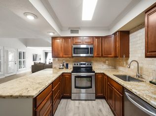 62 Chervil Cmn, Lake Jackson, TX 77566