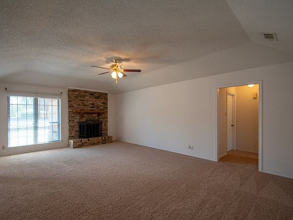 3rd image of 3409 Willowbrook Dr
