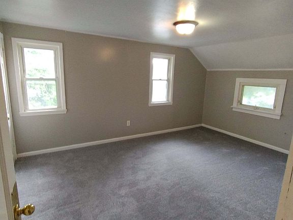 2nd image of 2032 E Hudson St #1