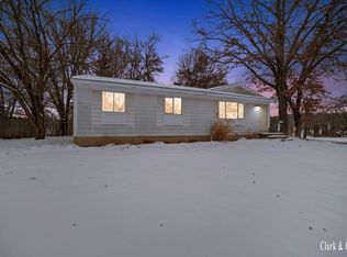 11189 Woodbushe Dr SE, Lowell, MI 49331