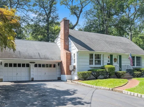 351 Dartmouth St, Wyckoff Twp., NJ 07481